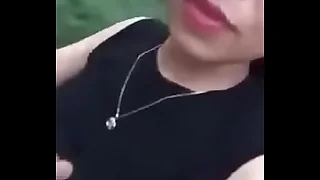 hai em gái đi đường sờ vếu nhau